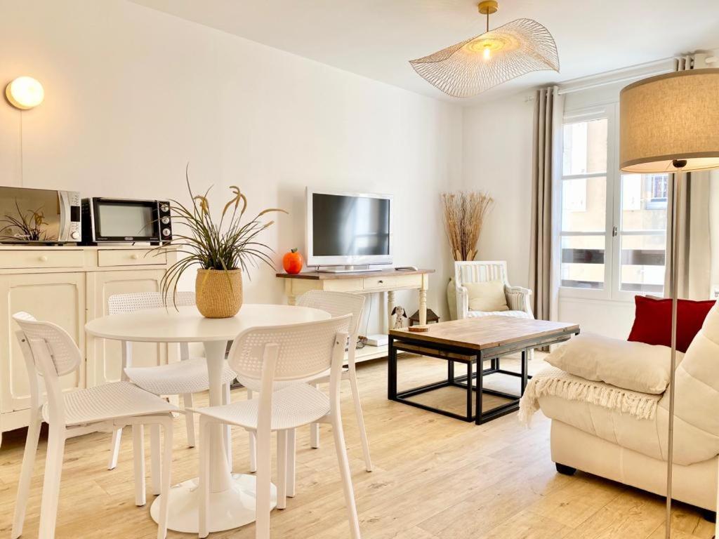 Appartement Elegant Avec Vue Sur Le Port Saint-Martin-de-Ré Buitenkant foto